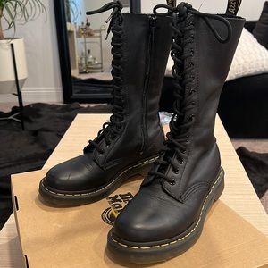 1B99 Virginia Leather Mid Calf Boots in Black